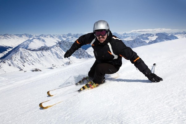 Shoulder Injuries in Skiers: Why Falls Lead to Dislocations and Labral Tears