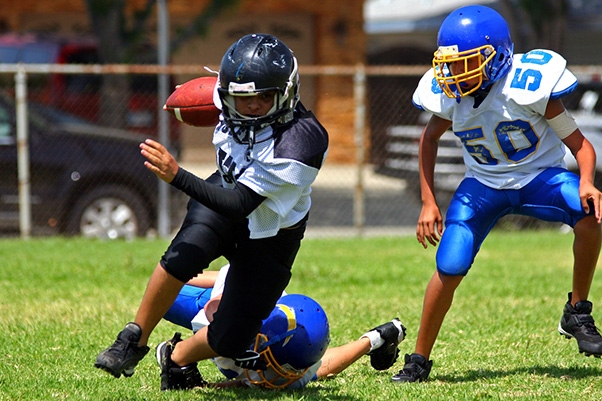 Turf Toe & Foot Fractures: A Football Parent's Guide to On-Field Injuries